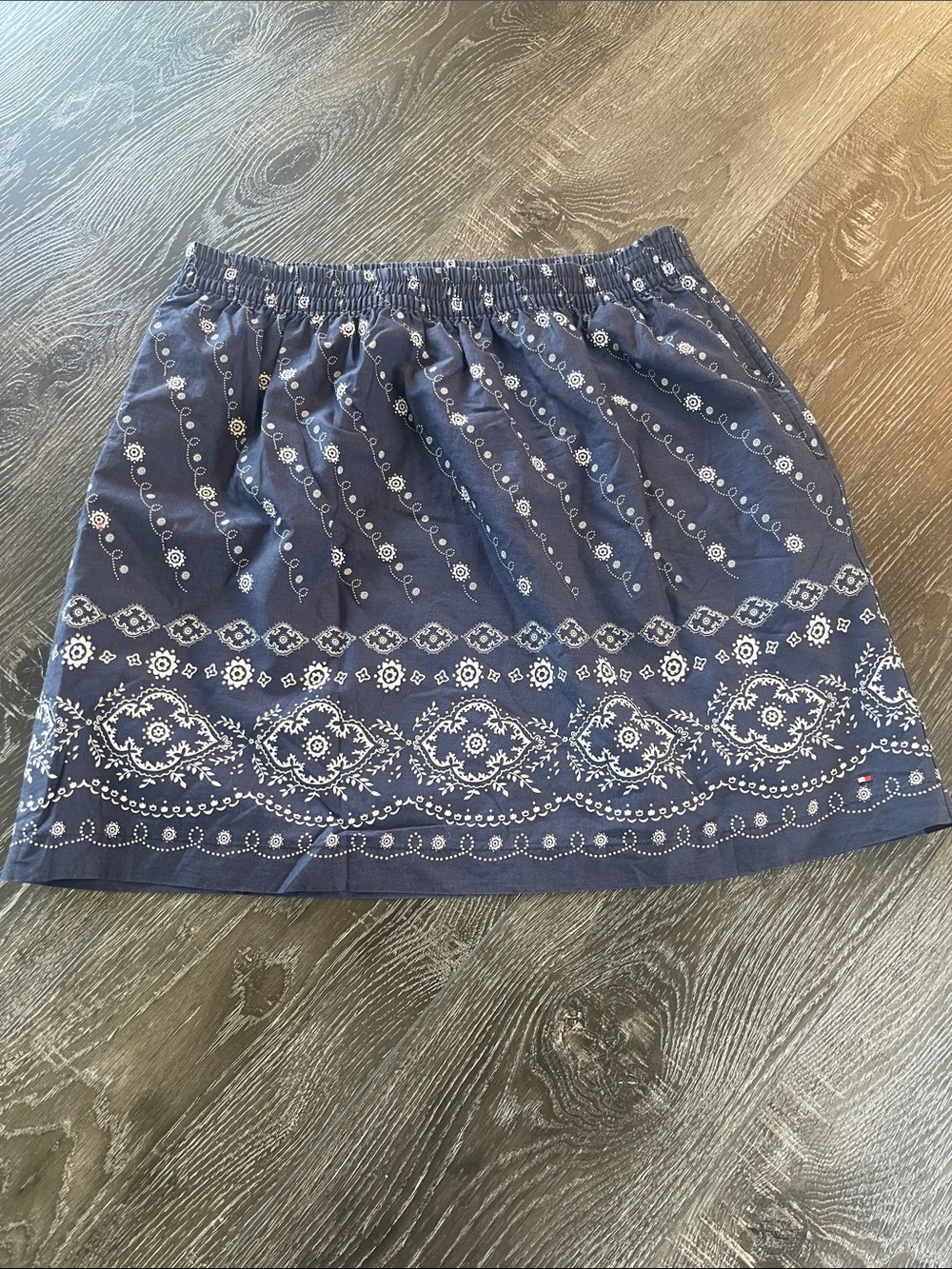 Tommy Hilfiger Navy and White Printed Elastic-Waist Mini Skirt